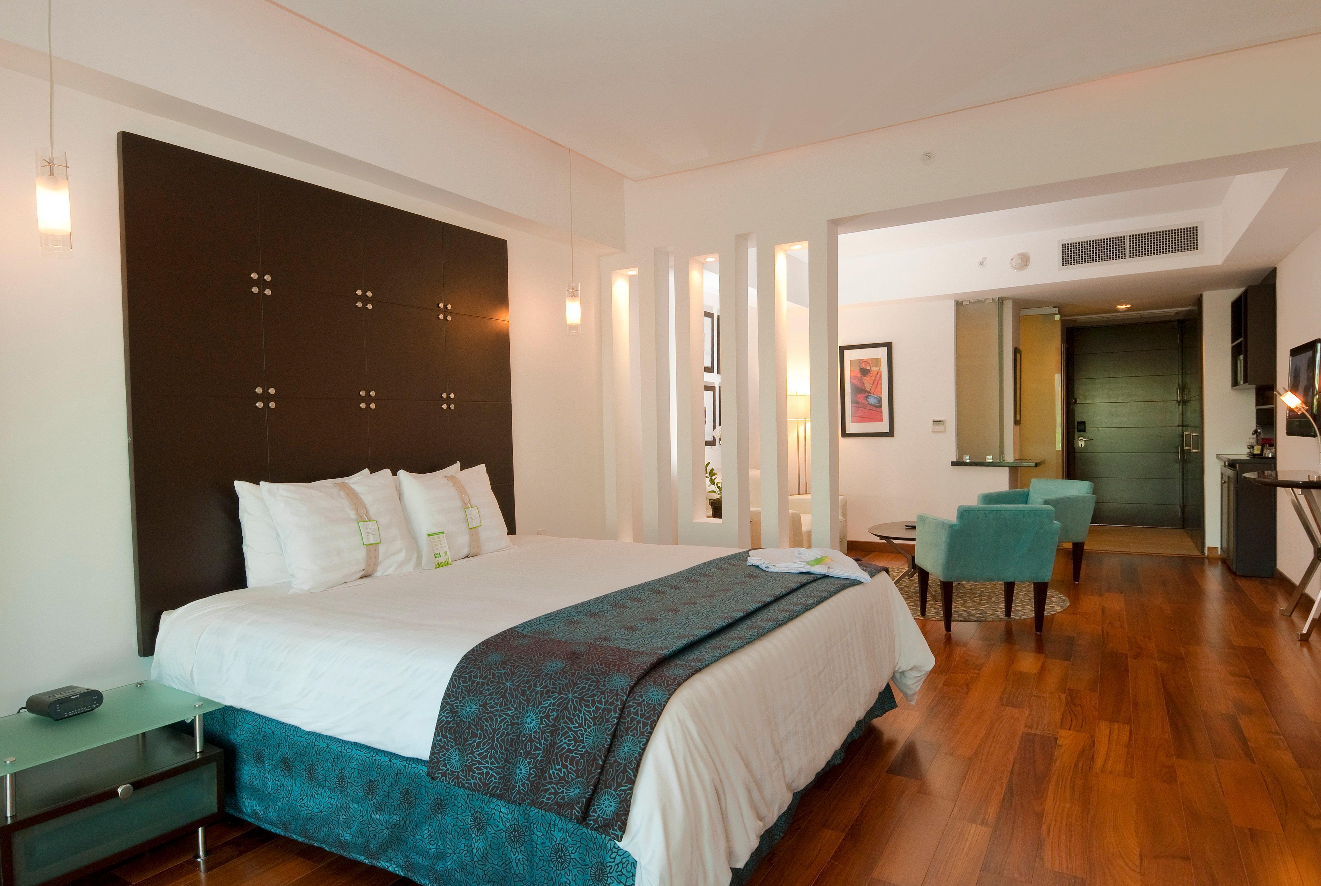 홀리데이 인 산토 도밍고 호텔 앤 스위트 산토도밍고 외부 사진 A room at the Hilton Tel Aviv