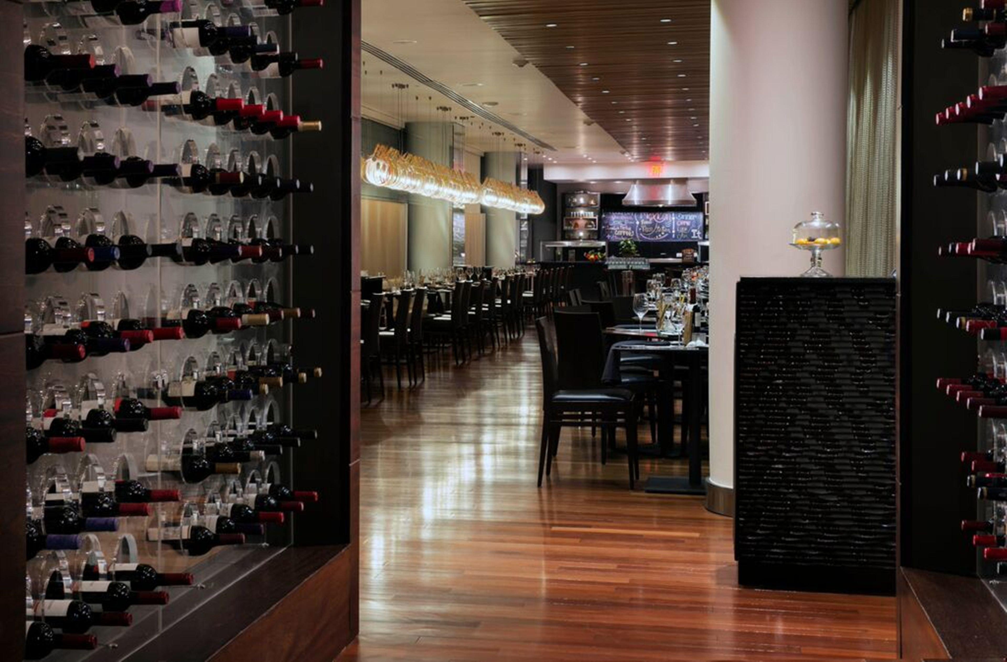 홀리데이 인 산토 도밍고 호텔 앤 스위트 산토도밍고 외부 사진 The interior of the restaurant