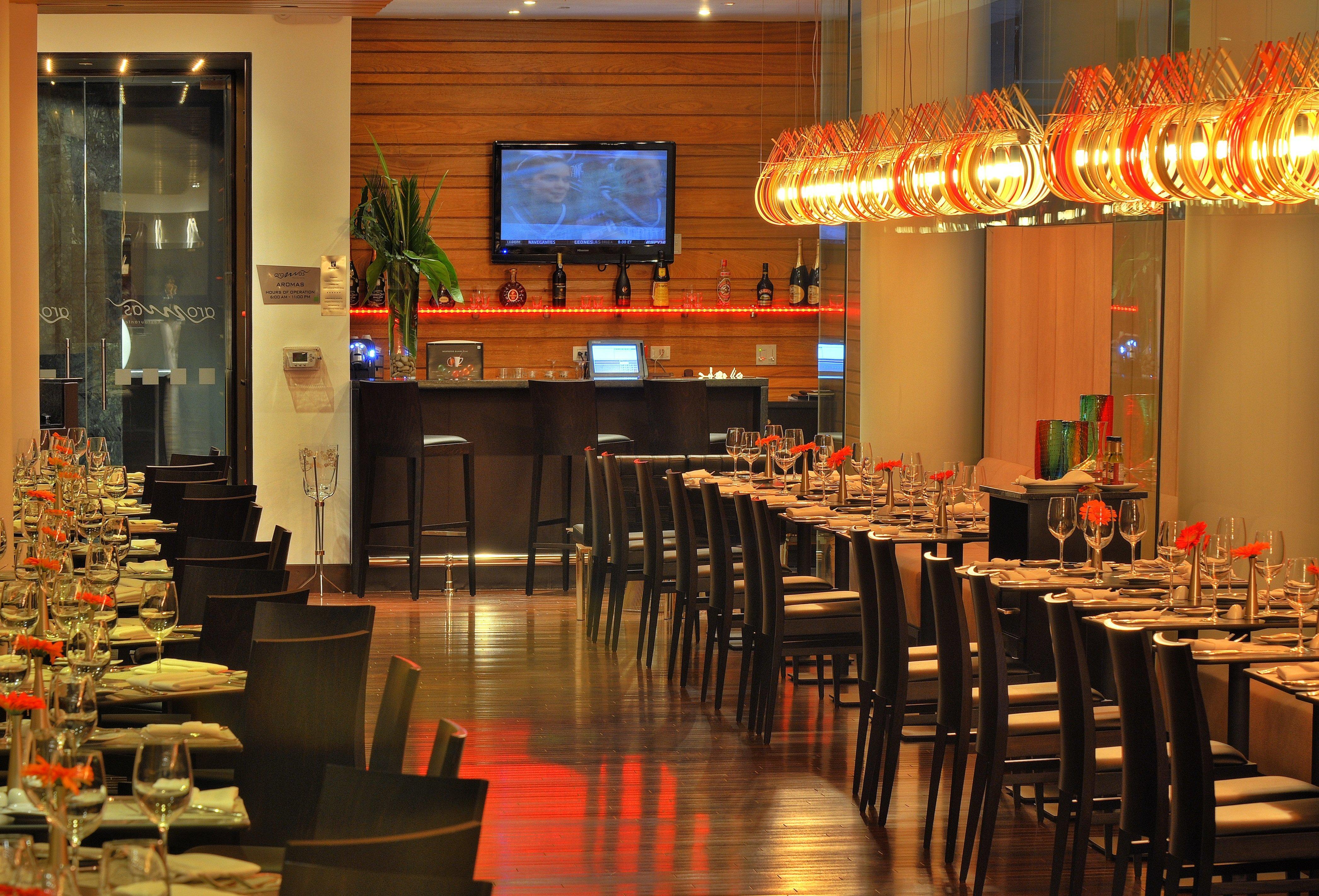 홀리데이 인 산토 도밍고 호텔 앤 스위트 산토도밍고 외부 사진 The interior of the restaurant